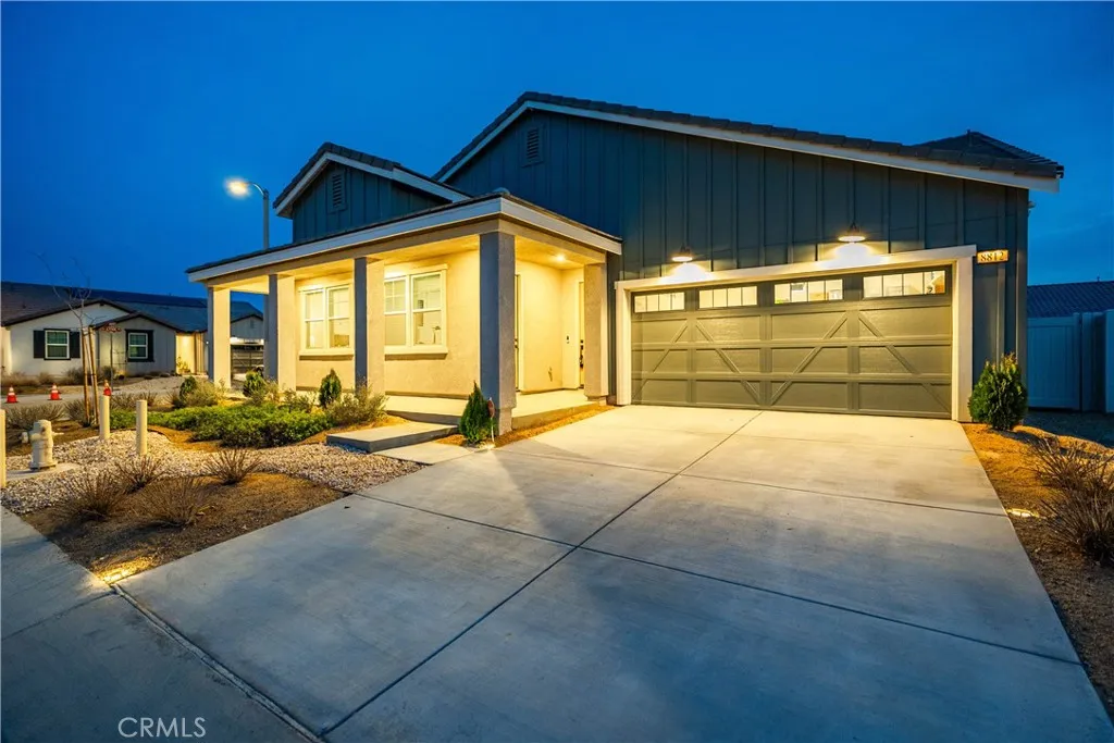 8812 W Dale Drive, Lancaster, California 93536 home-pic-5