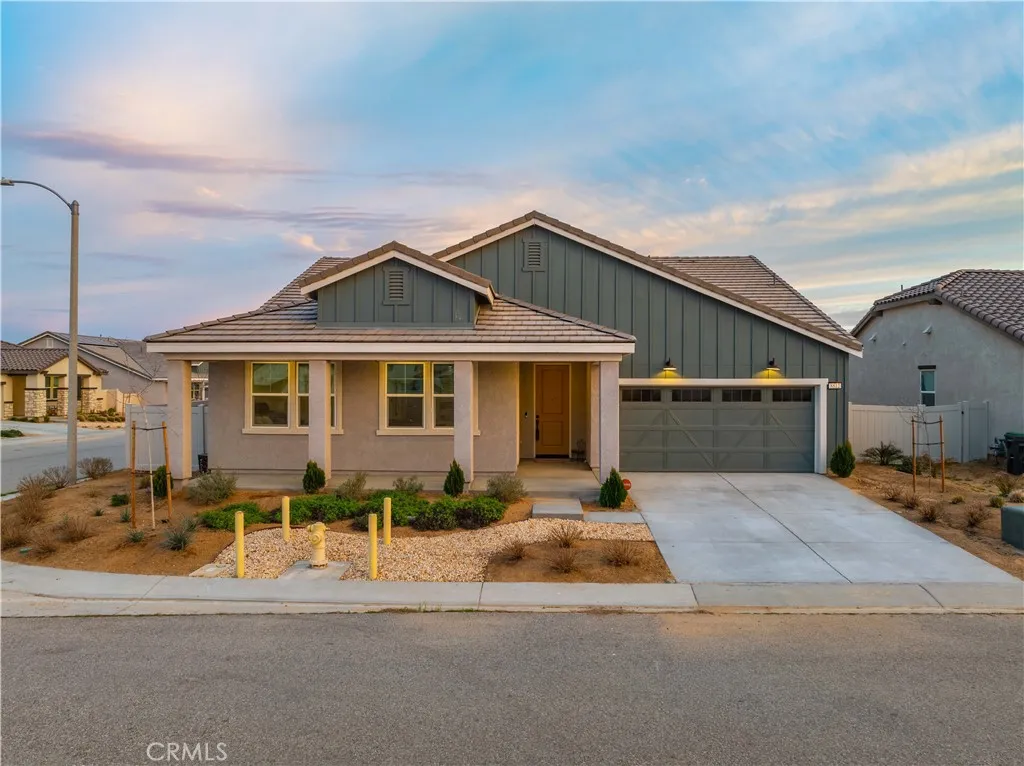 8812 W Dale Drive, Lancaster, California 93536 home-pic-47