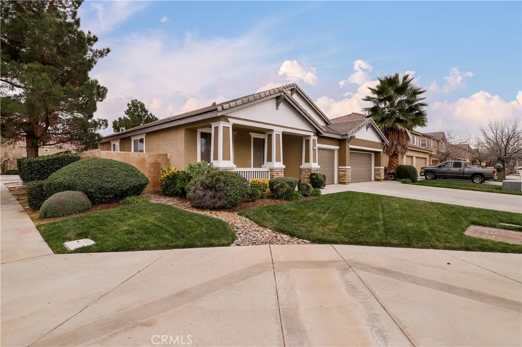 1820 Hideaway Place, Palmdale, California 93551 home-pic-2