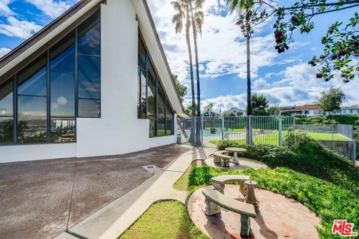 Architectural Community House