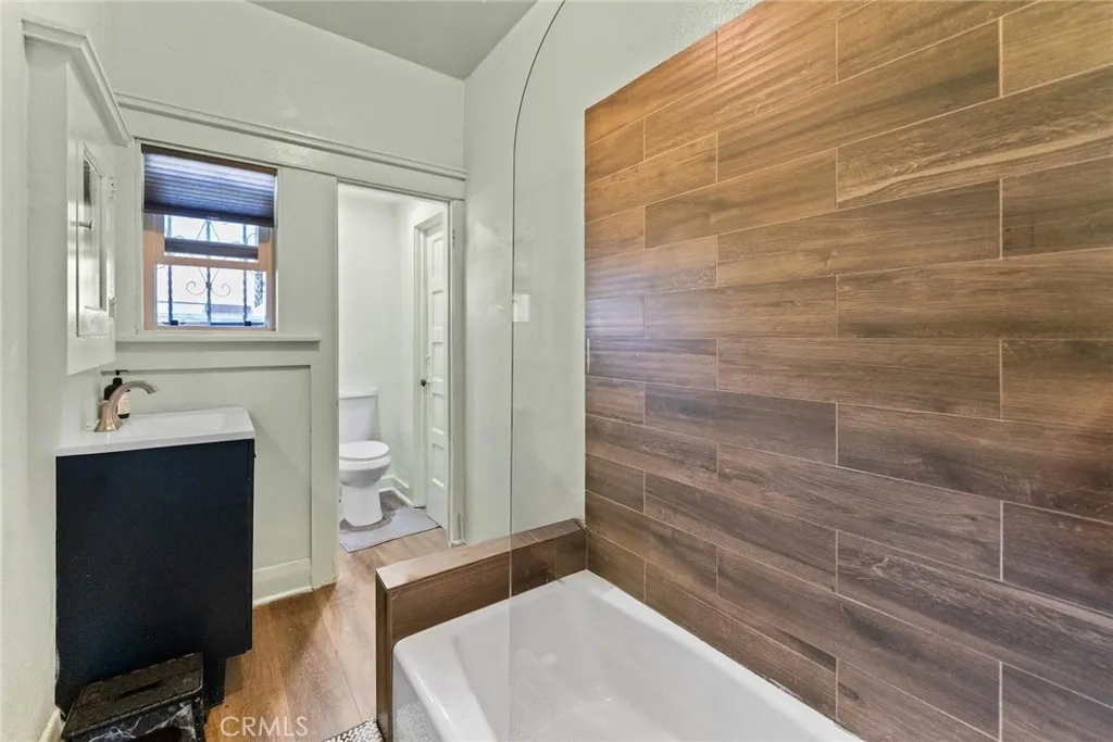 651 W Gage, Los Angeles, California 90044 home-pic-12