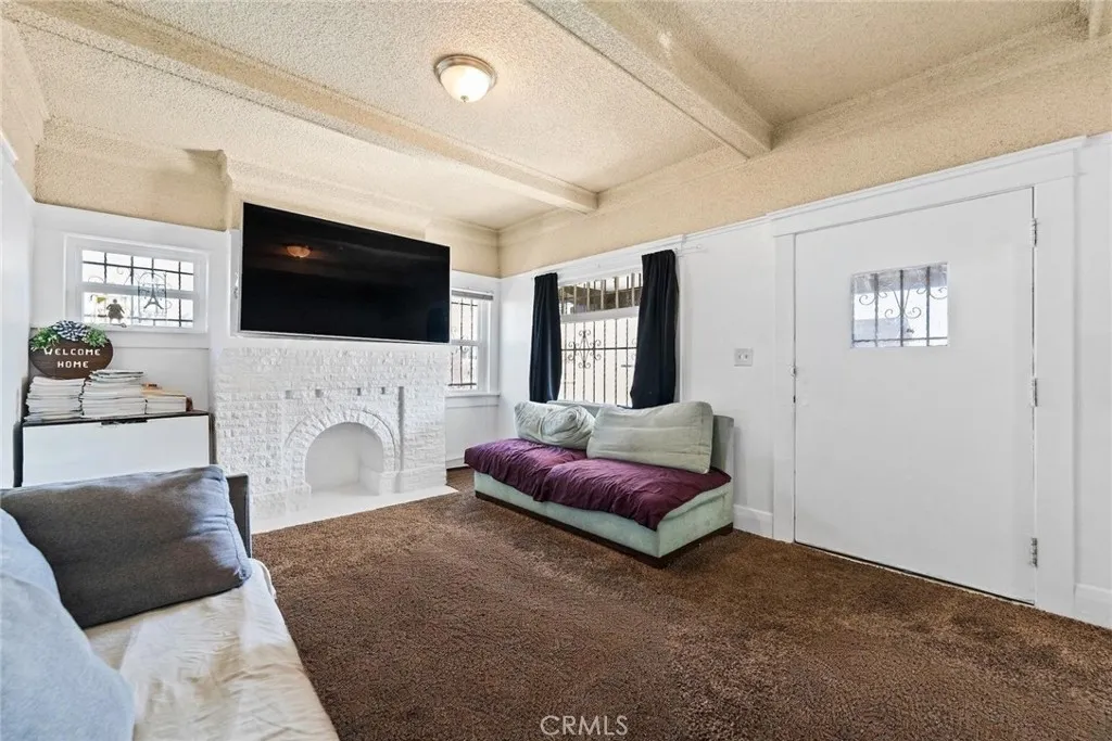 651 W Gage, Los Angeles, California 90044 home-pic-5