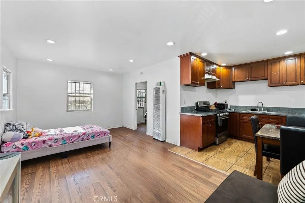 651 W Gage, Los Angeles, California 90044 home-pic-25