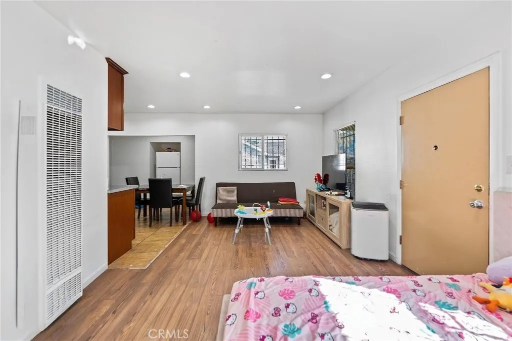 651 W Gage, Los Angeles, California 90044 home-pic-26