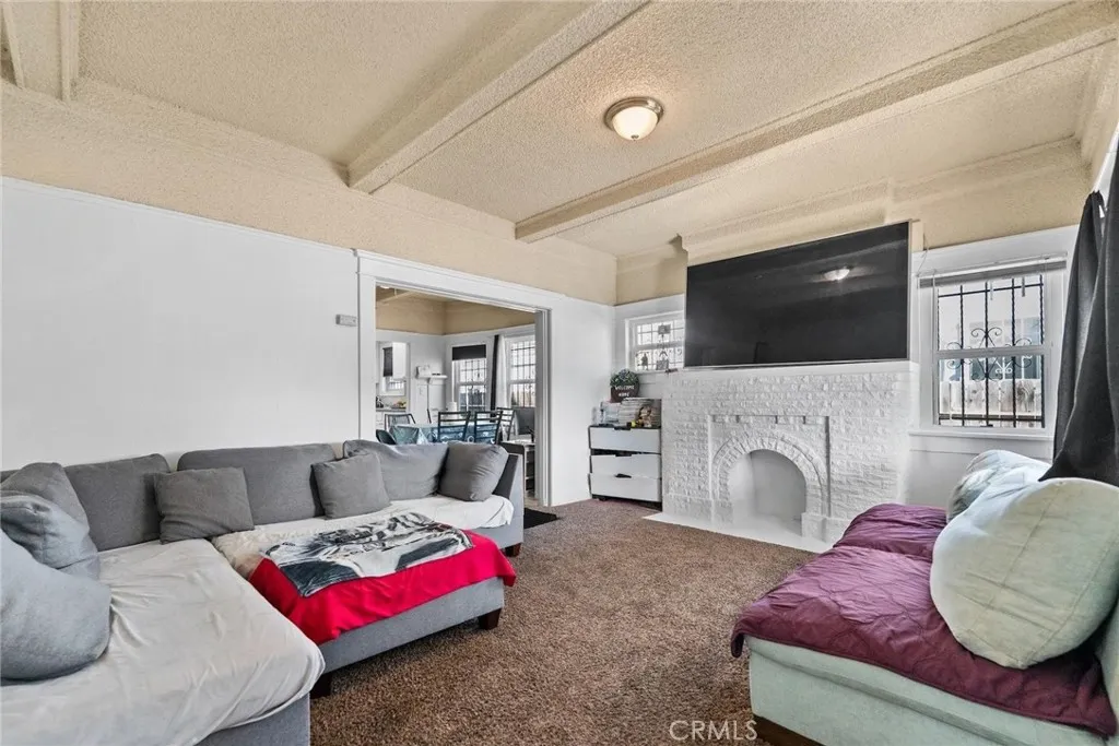 651 W Gage, Los Angeles, California 90044 home-pic-6