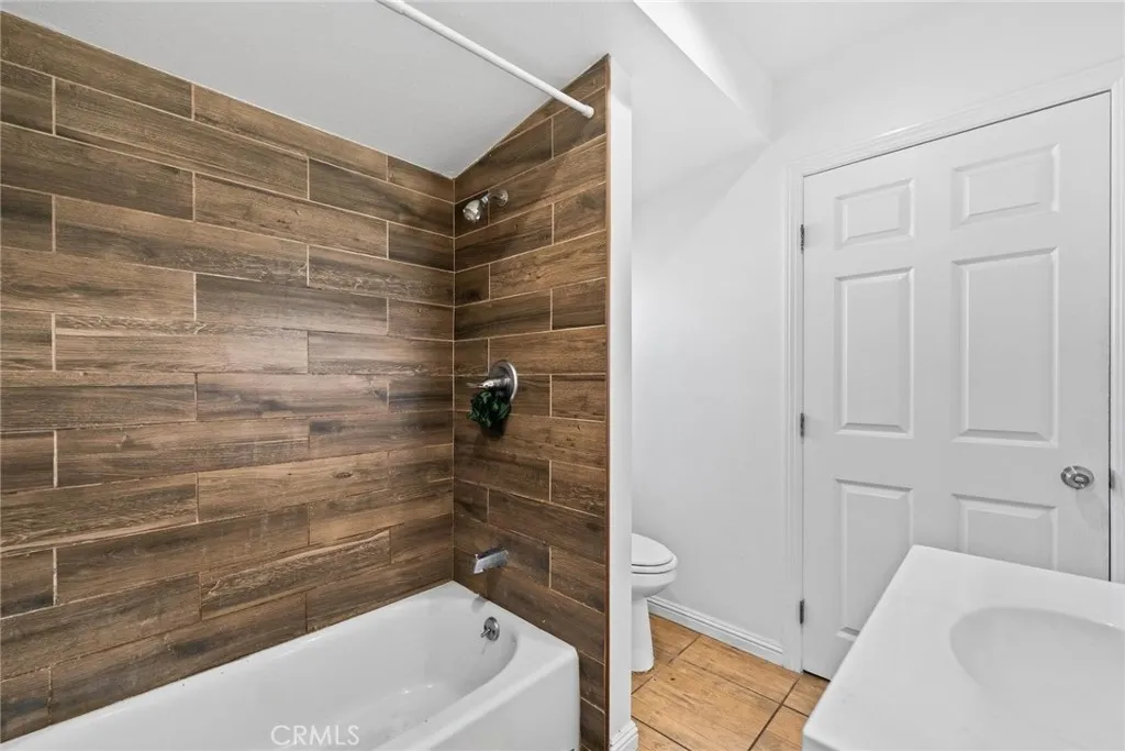 651 W Gage, Los Angeles, California 90044 home-pic-32