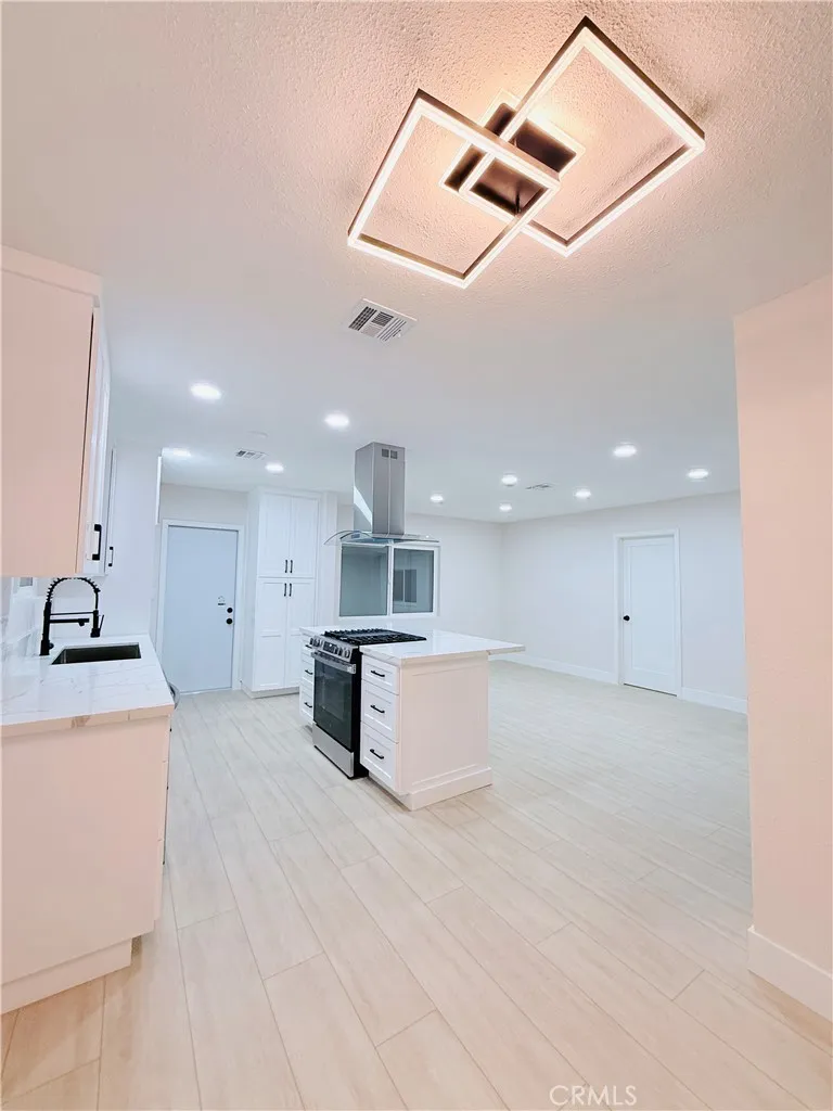 1648 W 23rd, San Bernardino, California 92411 home-pic-4