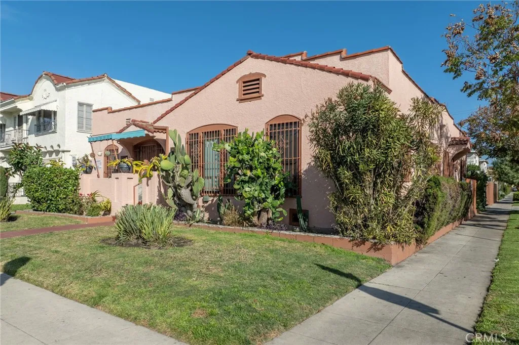 2640 S Bronson, Los Angeles, California 90018 home-pic-26