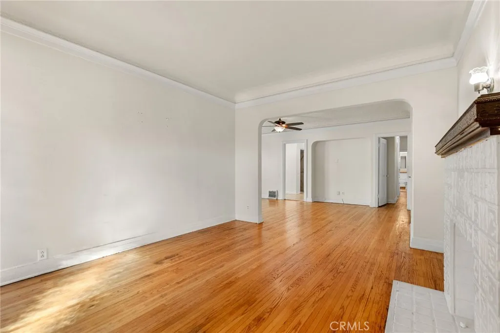 2640 S Bronson, Los Angeles, California 90018 home-pic-4