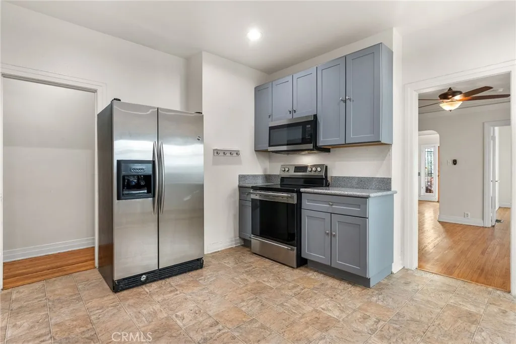 2640 S Bronson, Los Angeles, California 90018 home-pic-16