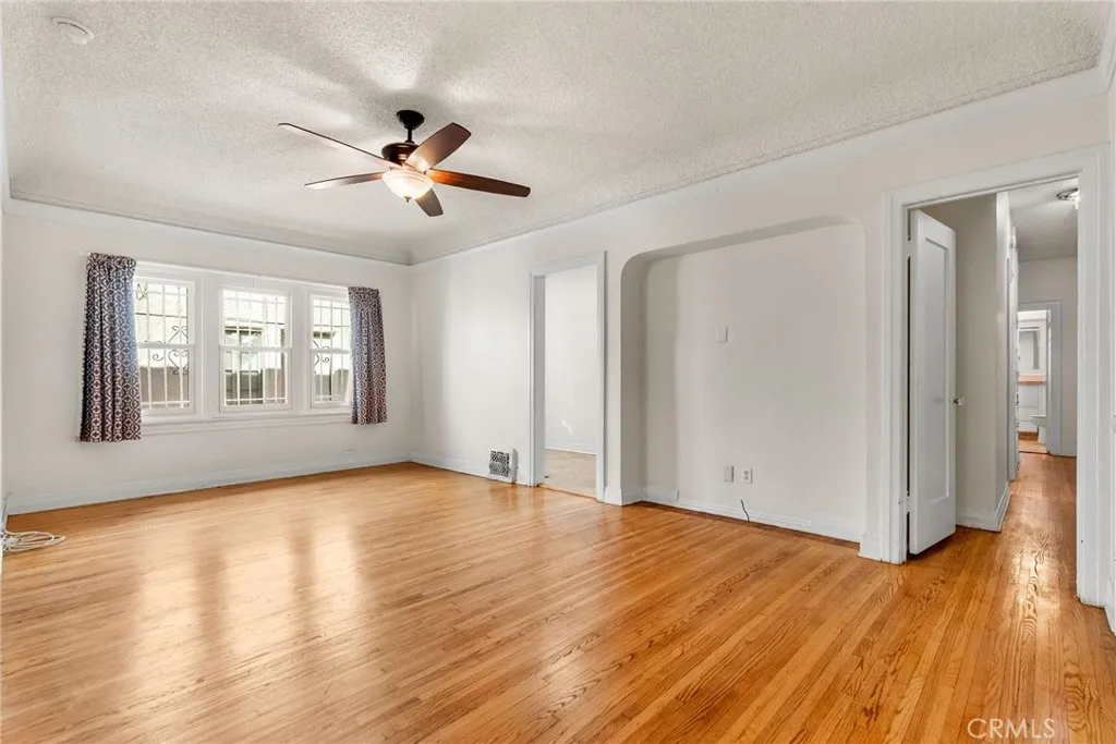 2640 S Bronson, Los Angeles, California 90018 home-pic-6