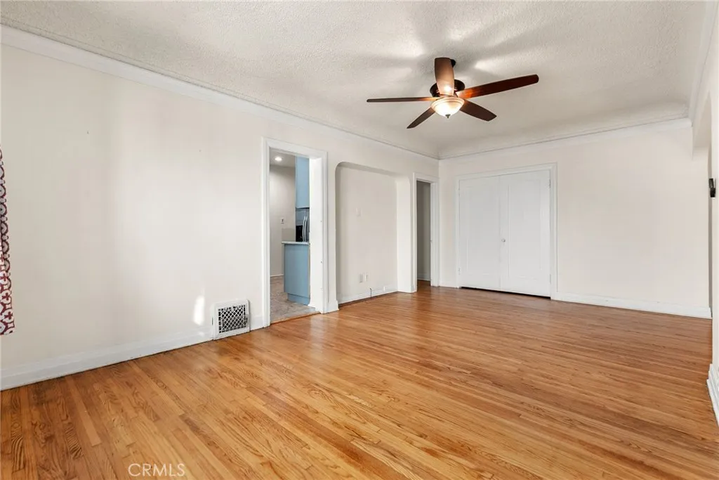 2640 S Bronson, Los Angeles, California 90018 home-pic-10