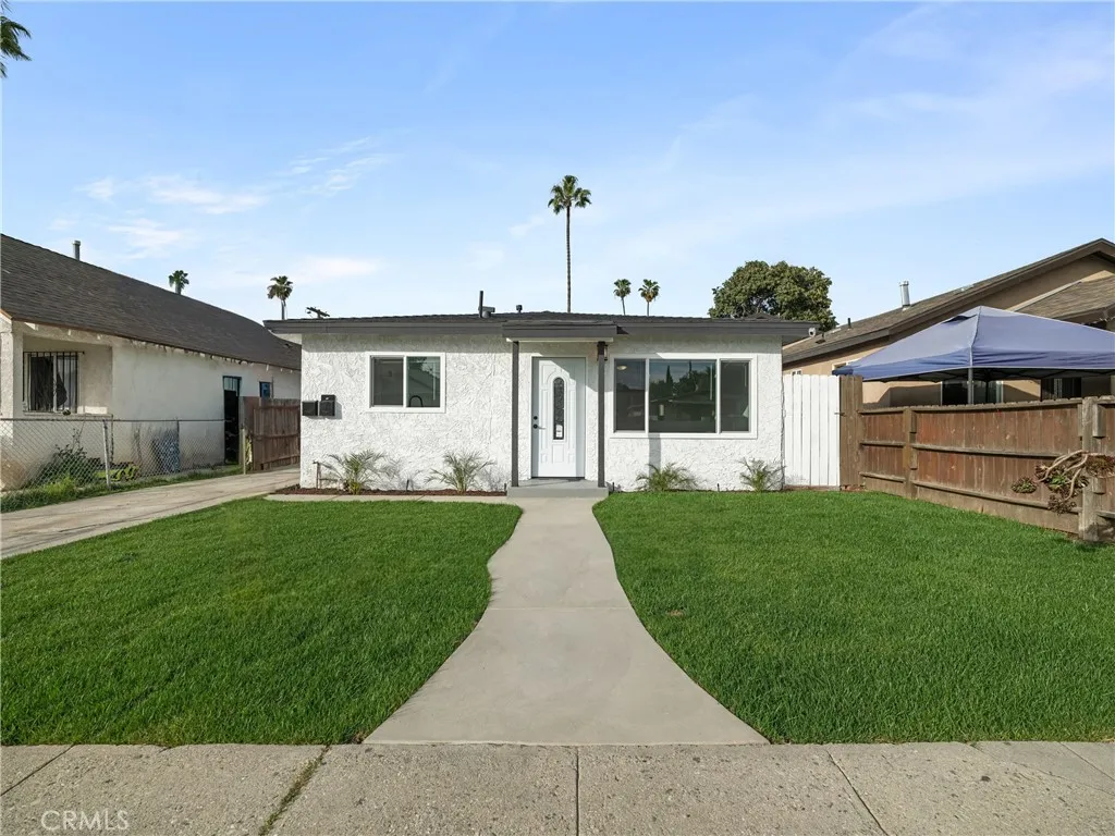 217 E 77th Street, Los Angeles, California 90003 home-pic-1