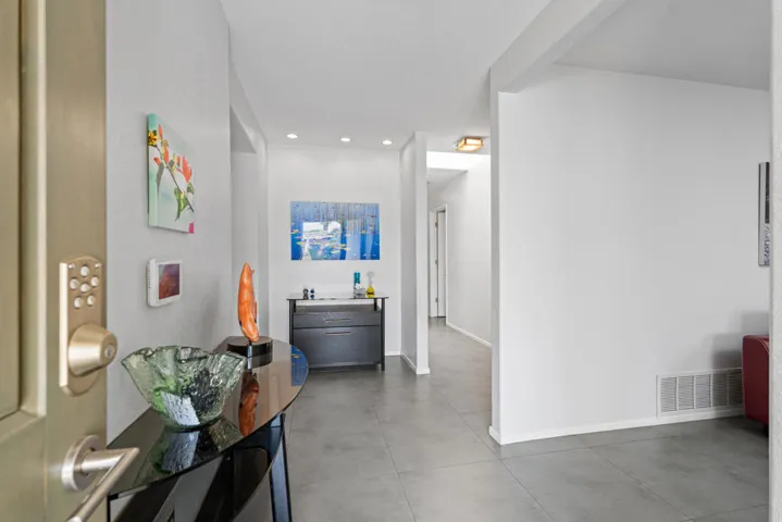 7_11760110_179484_179484-EI-107