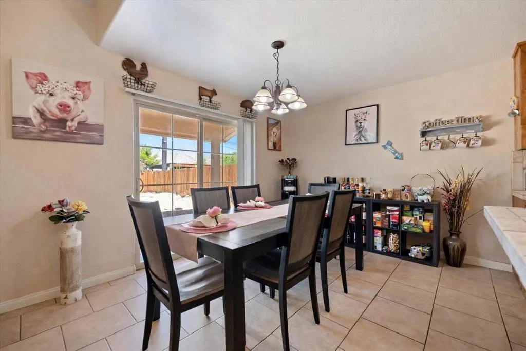 7562 Inca Trail, Yucca Valley, California 92284 home-pic-11