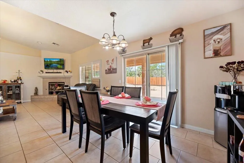 7562 Inca Trail, Yucca Valley, California 92284 home-pic-13
