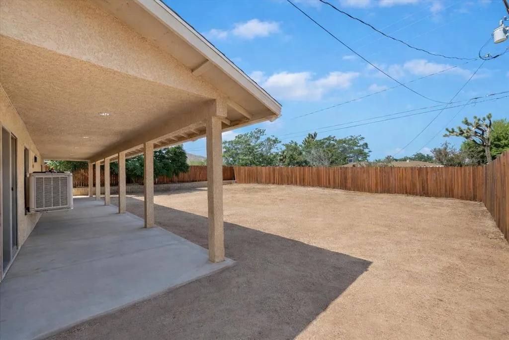 7562 Inca Trail, Yucca Valley, California 92284 home-pic-30