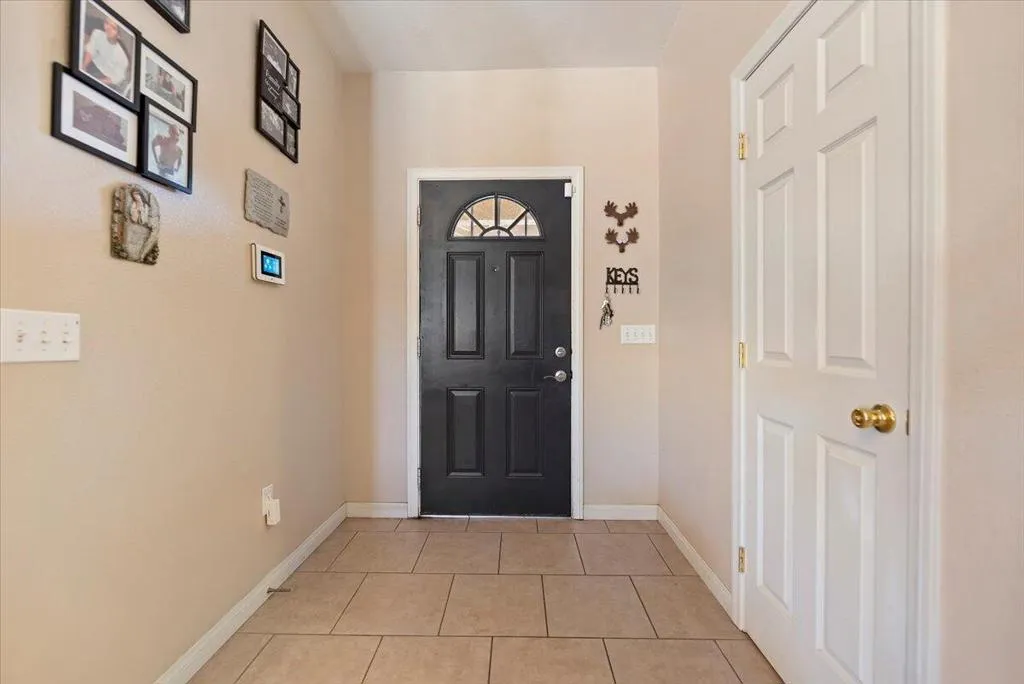 7562 Inca Trail, Yucca Valley, California 92284 home-pic-5