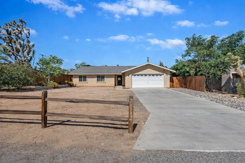 7562 Inca Trail, Yucca Valley, California 92284 home-pic-4