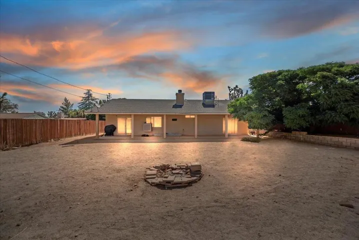 32-Backyard at Twilight