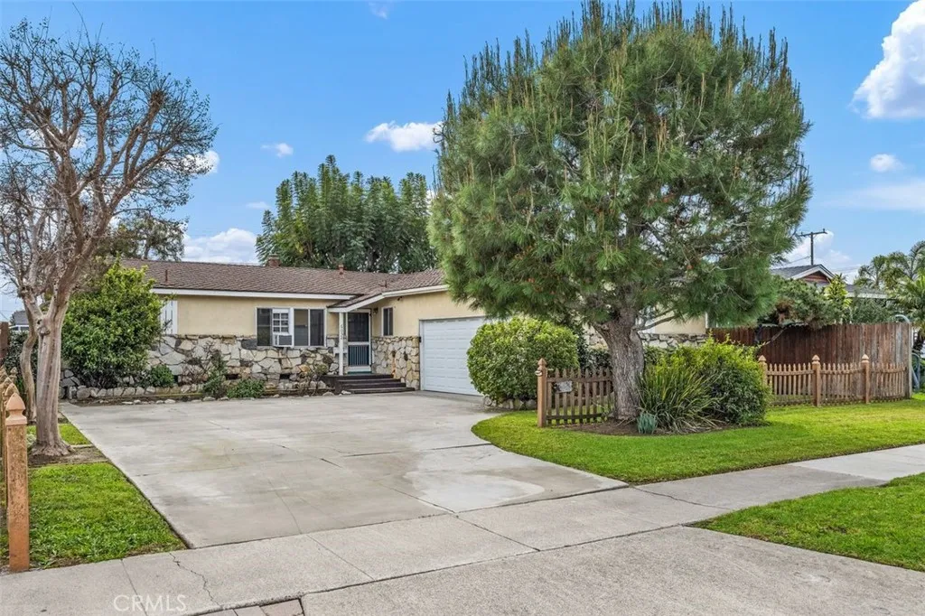 6052 Mahogany, Westminster, California 92683 home-pic-1