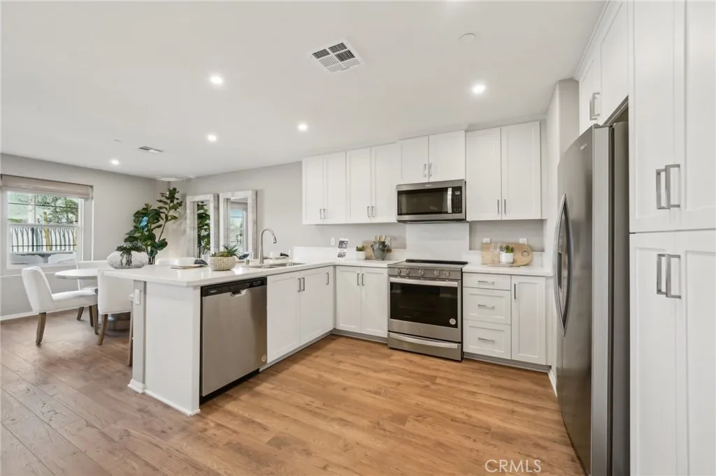 16206 Lumia Way, Fontana, California 92336 home-pic-11
