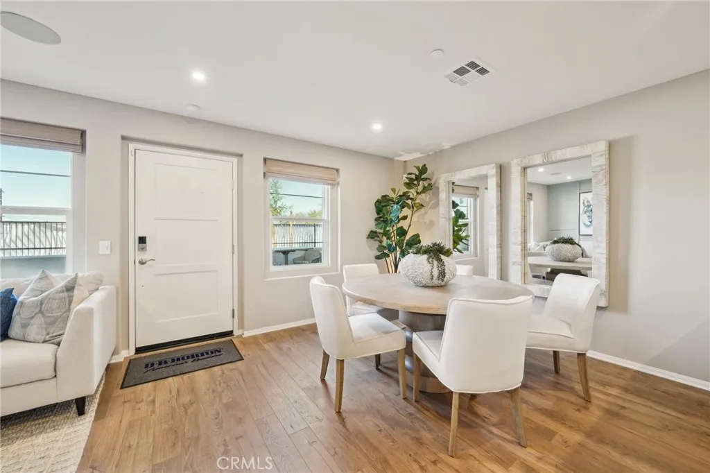 16206 Lumia Way, Fontana, California 92336 home-pic-7