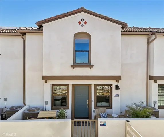 MODEL HOME EXTERIOR