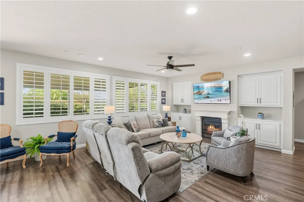 35253 Goldthread Lane, Murrieta, California 92563 home-pic-2