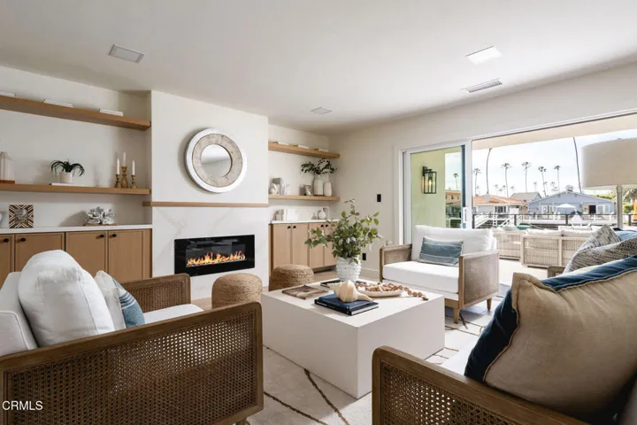 JG-2851Seahorse-interior-4