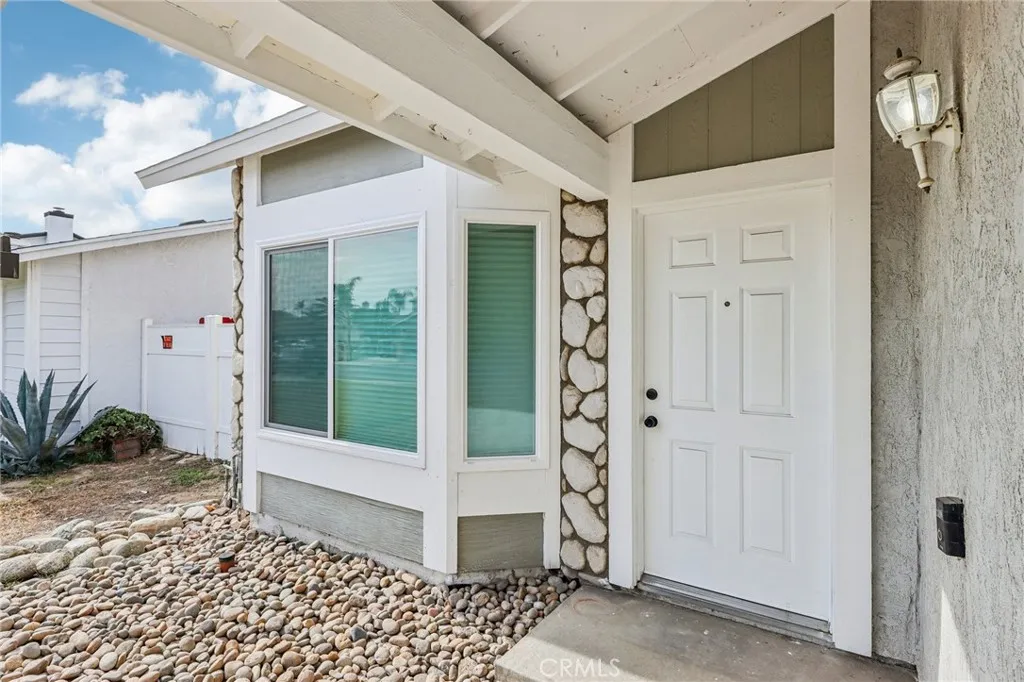 732 S Lassen Avenue, San Bernardino, California 92410 home-pic-3