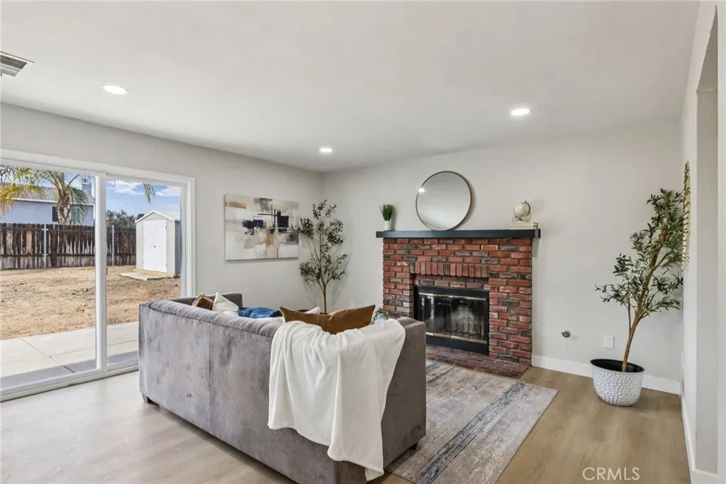 732 S Lassen Avenue, San Bernardino, California 92410 home-pic-10