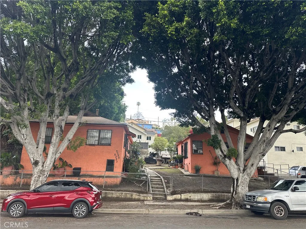 5253 N Huntington Dr. Drive N, Los Angeles, California 90032 home-pic-1