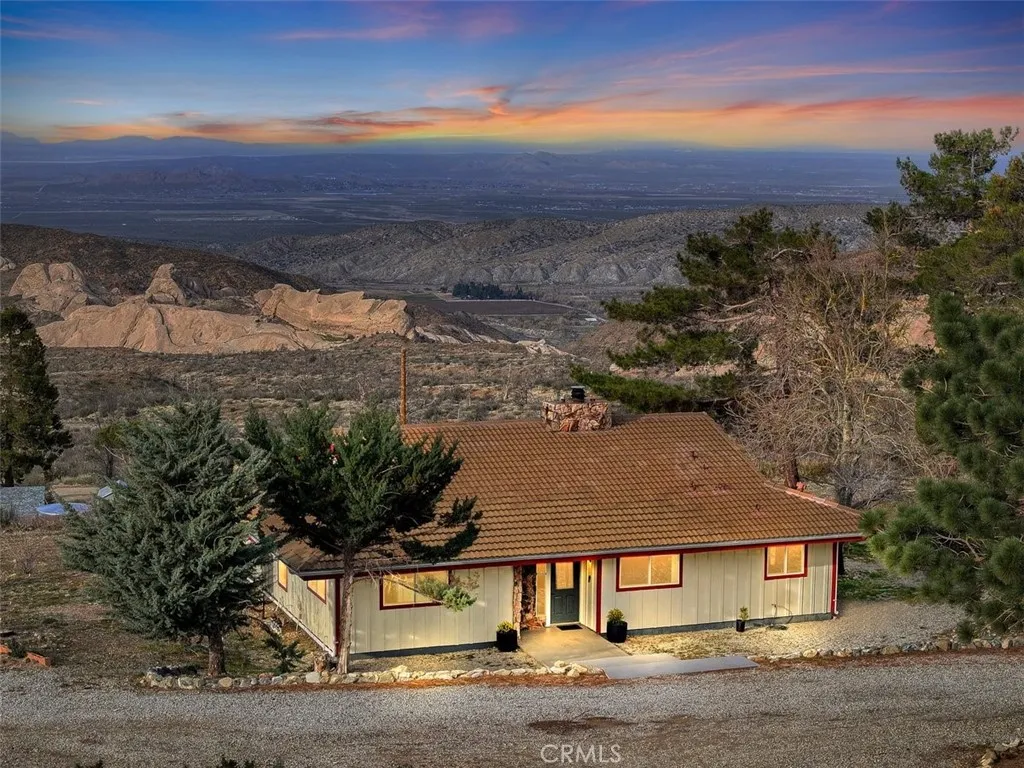 27811 Jubilee Run Rd, Juniper Hills, California 93553 home-pic-2