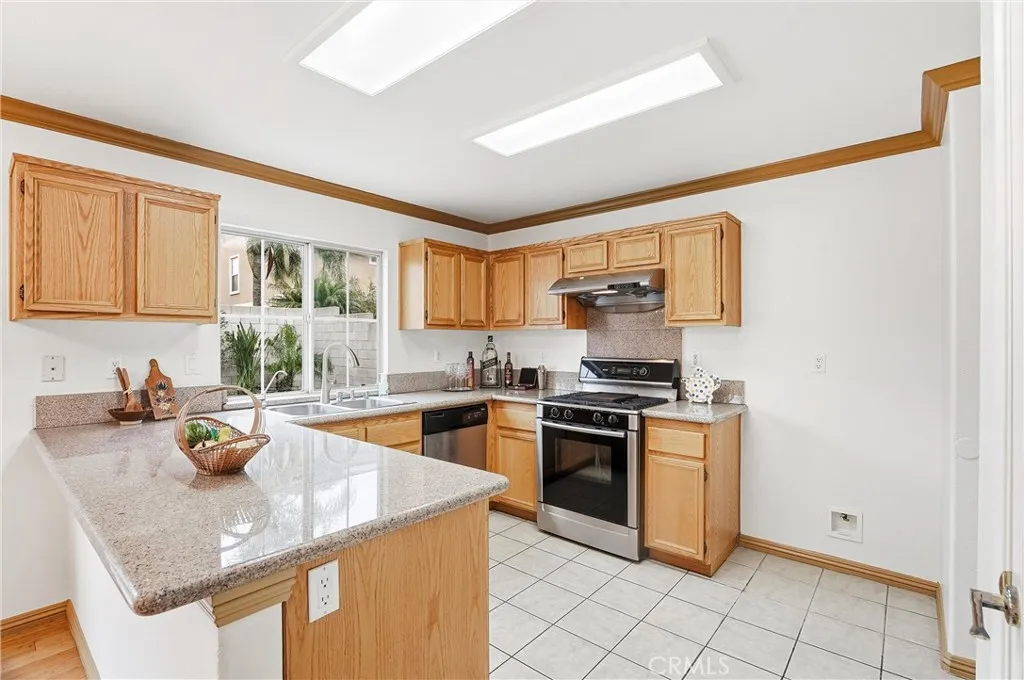 7119 Birch Tree Place, Fontana, California 92336 home-pic-5