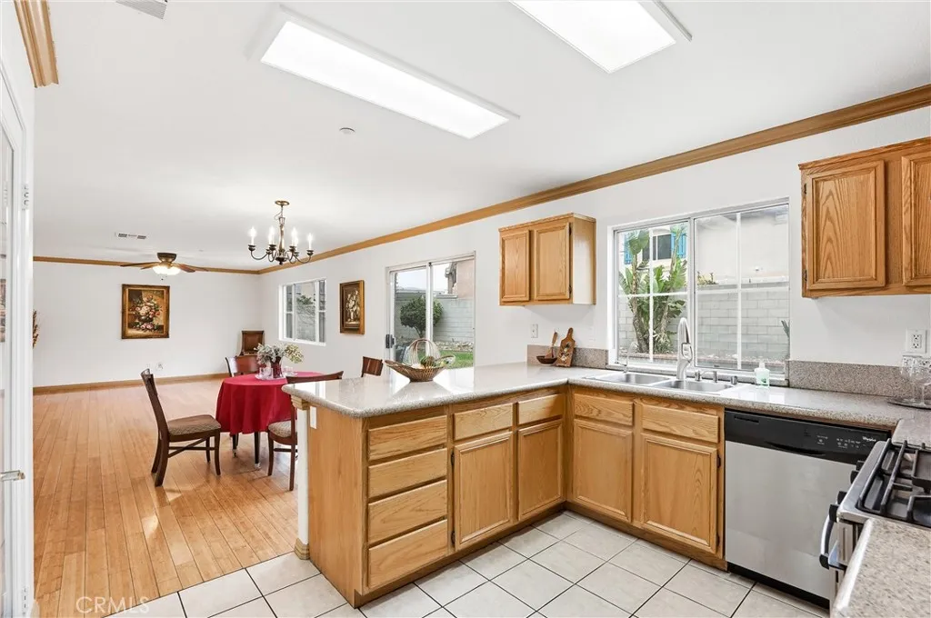 7119 Birch Tree Place, Fontana, California 92336 home-pic-6