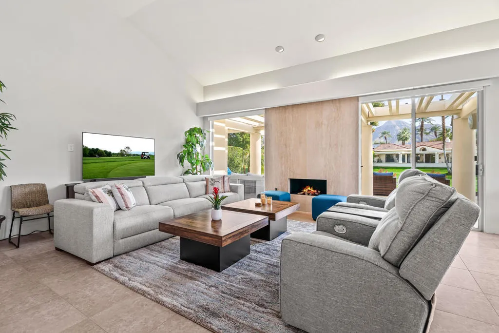 75385 Riviera Drive, Indian Wells, California 92210 home-pic-3
