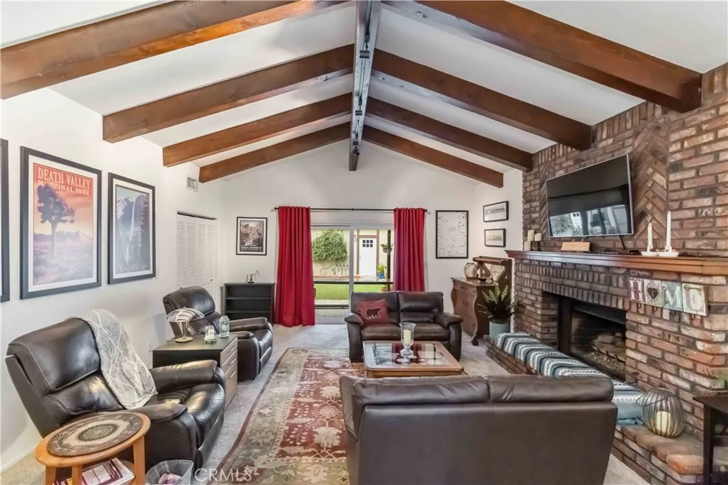 10637 Yarmouth, Granada Hills, California 91344 home-pic-4
