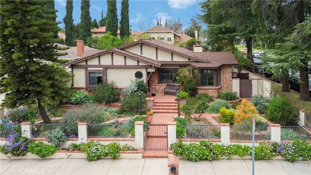10637 Yarmouth, Granada Hills, California 91344 home-pic-1