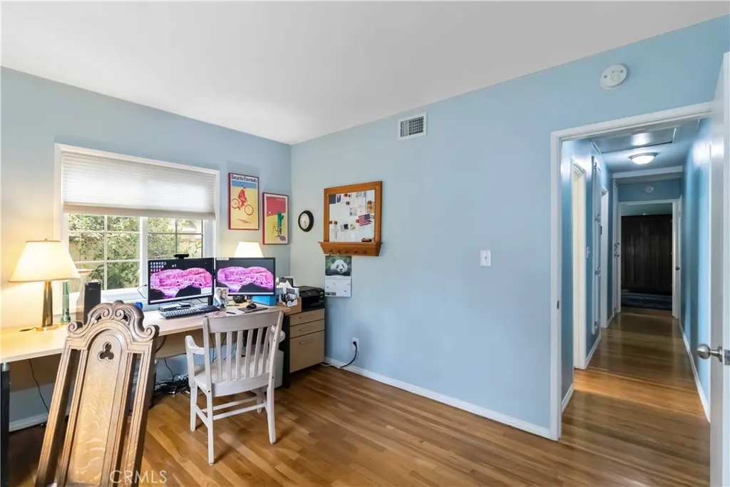 10637 Yarmouth, Granada Hills, California 91344 home-pic-27
