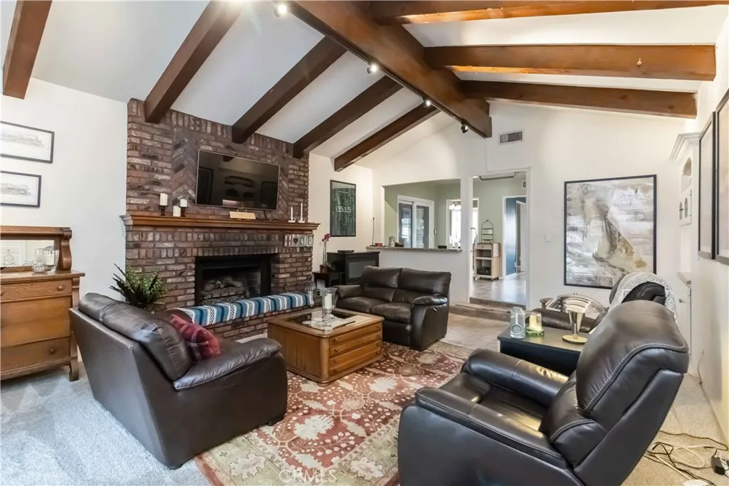 10637 Yarmouth, Granada Hills, California 91344 home-pic-5