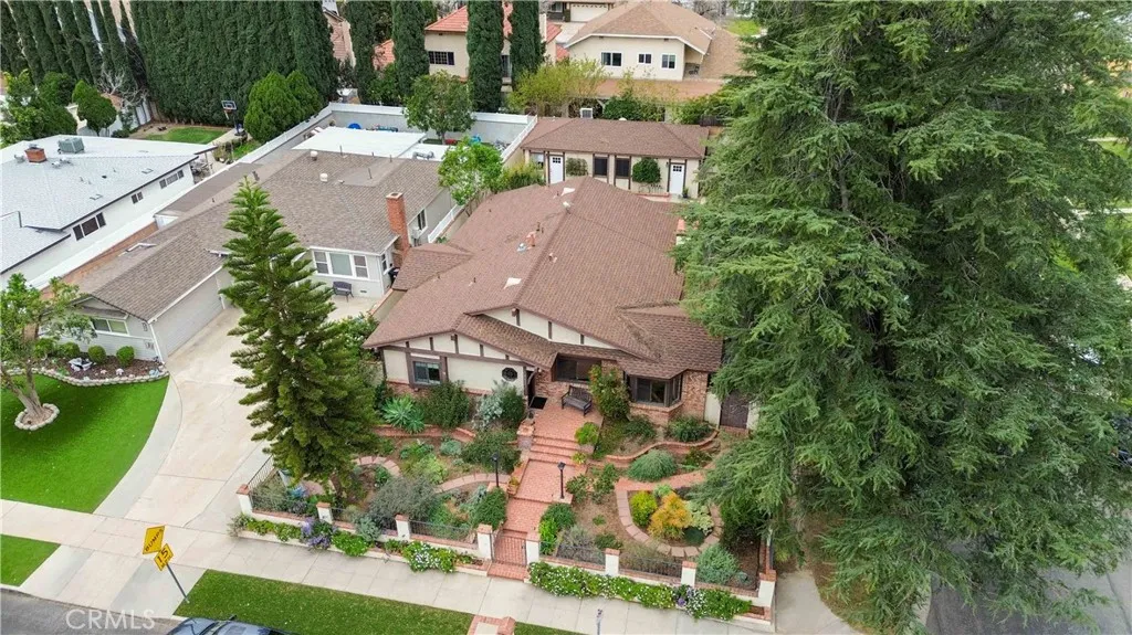 10637 Yarmouth, Granada Hills, California 91344 home-pic-47