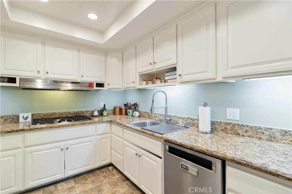 10637 Yarmouth, Granada Hills, California 91344 home-pic-11