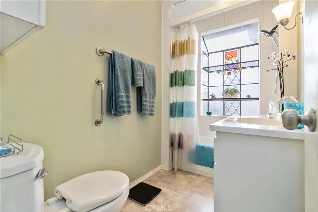 10637 Yarmouth, Granada Hills, California 91344 home-pic-35