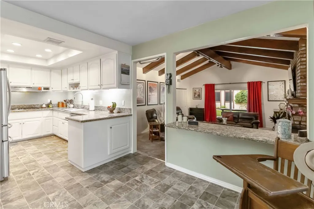 10637 Yarmouth, Granada Hills, California 91344 home-pic-8