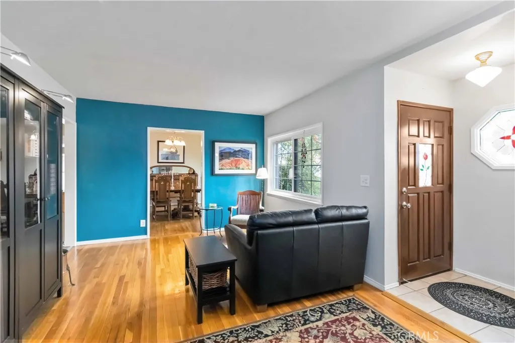 10637 Yarmouth, Granada Hills, California 91344 home-pic-15