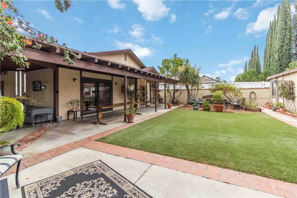 10637 Yarmouth, Granada Hills, California 91344 home-pic-38