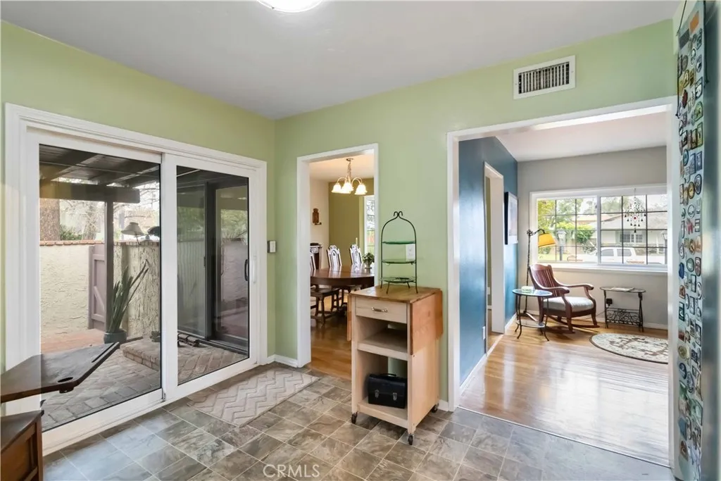 10637 Yarmouth, Granada Hills, California 91344 home-pic-20