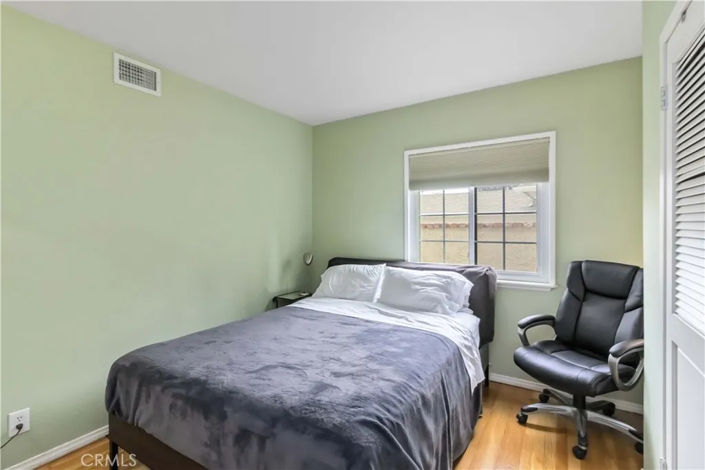 10637 Yarmouth, Granada Hills, California 91344 home-pic-21