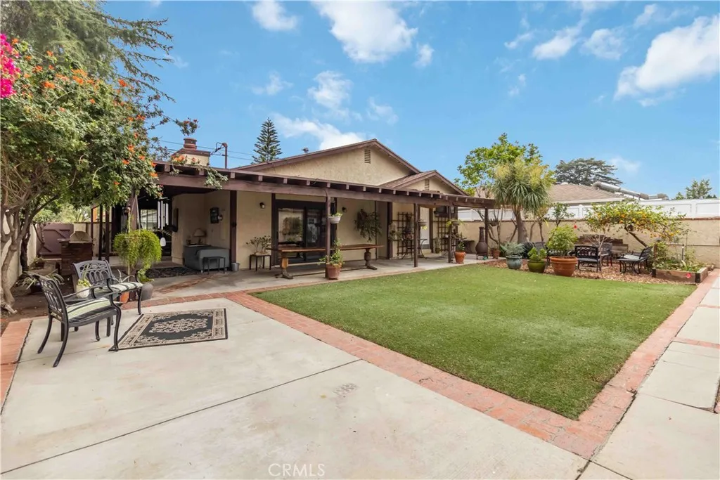 10637 Yarmouth, Granada Hills, California 91344 home-pic-45